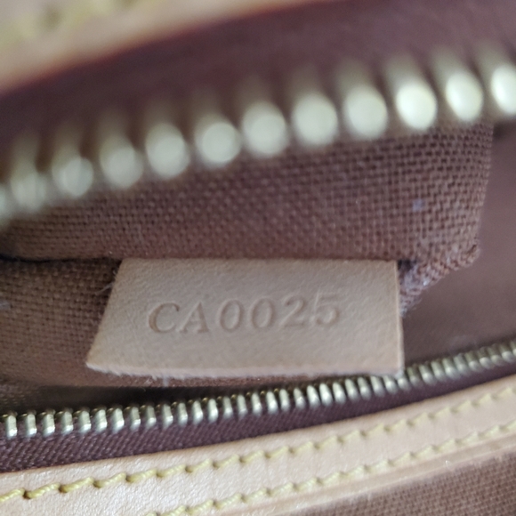 Authentic Louis Vuitton Monogram Messenger Bag - Picture 8 of 14